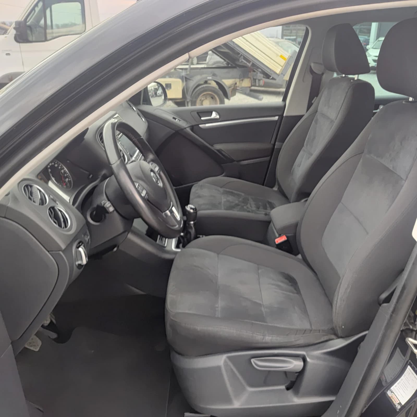 VW Tiguan Tiguan - Image 7