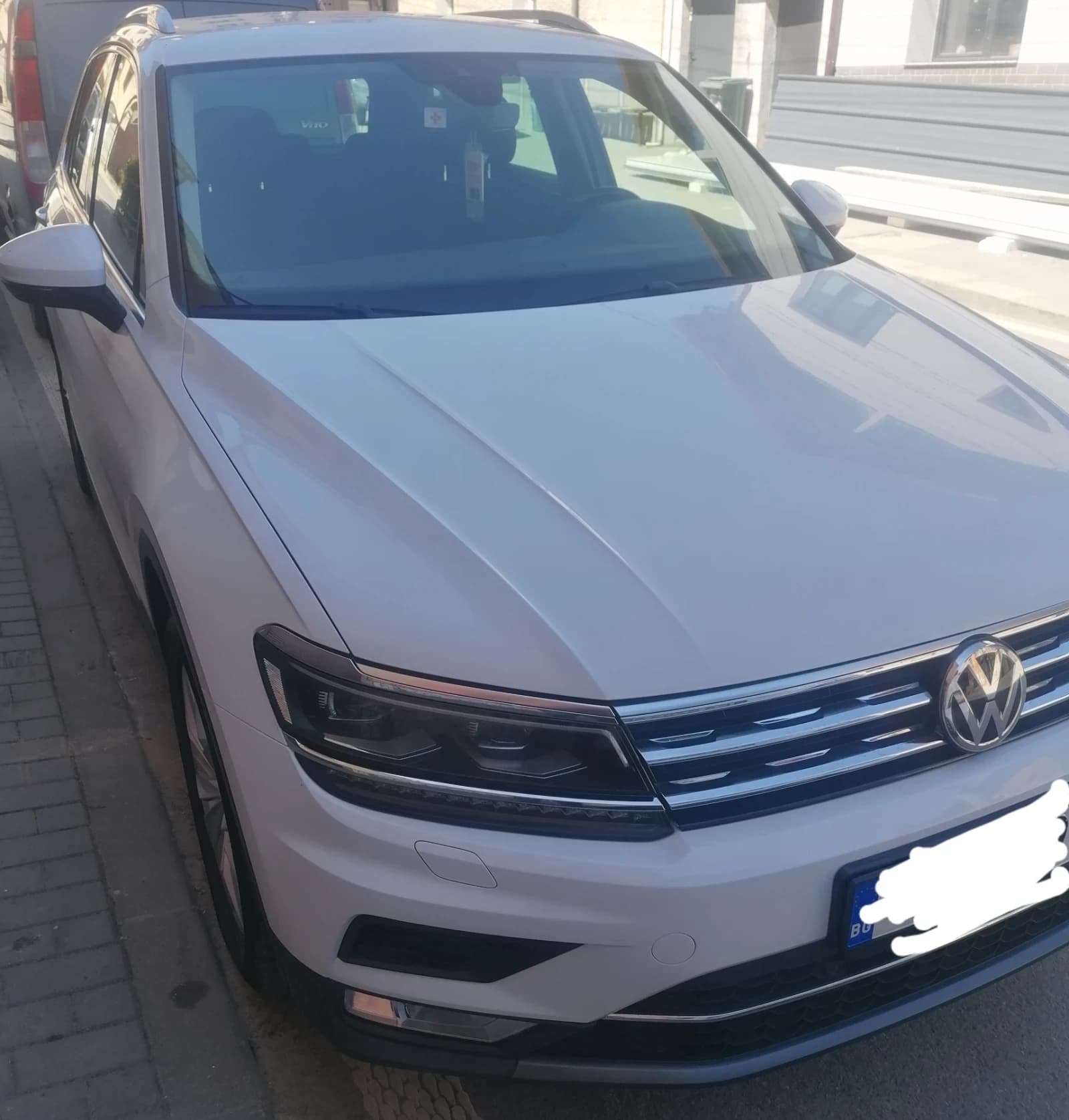 VW Tiguan Tiguan - Image 2