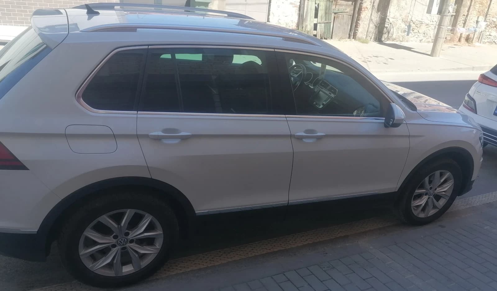 VW Tiguan Tiguan - Image 5
