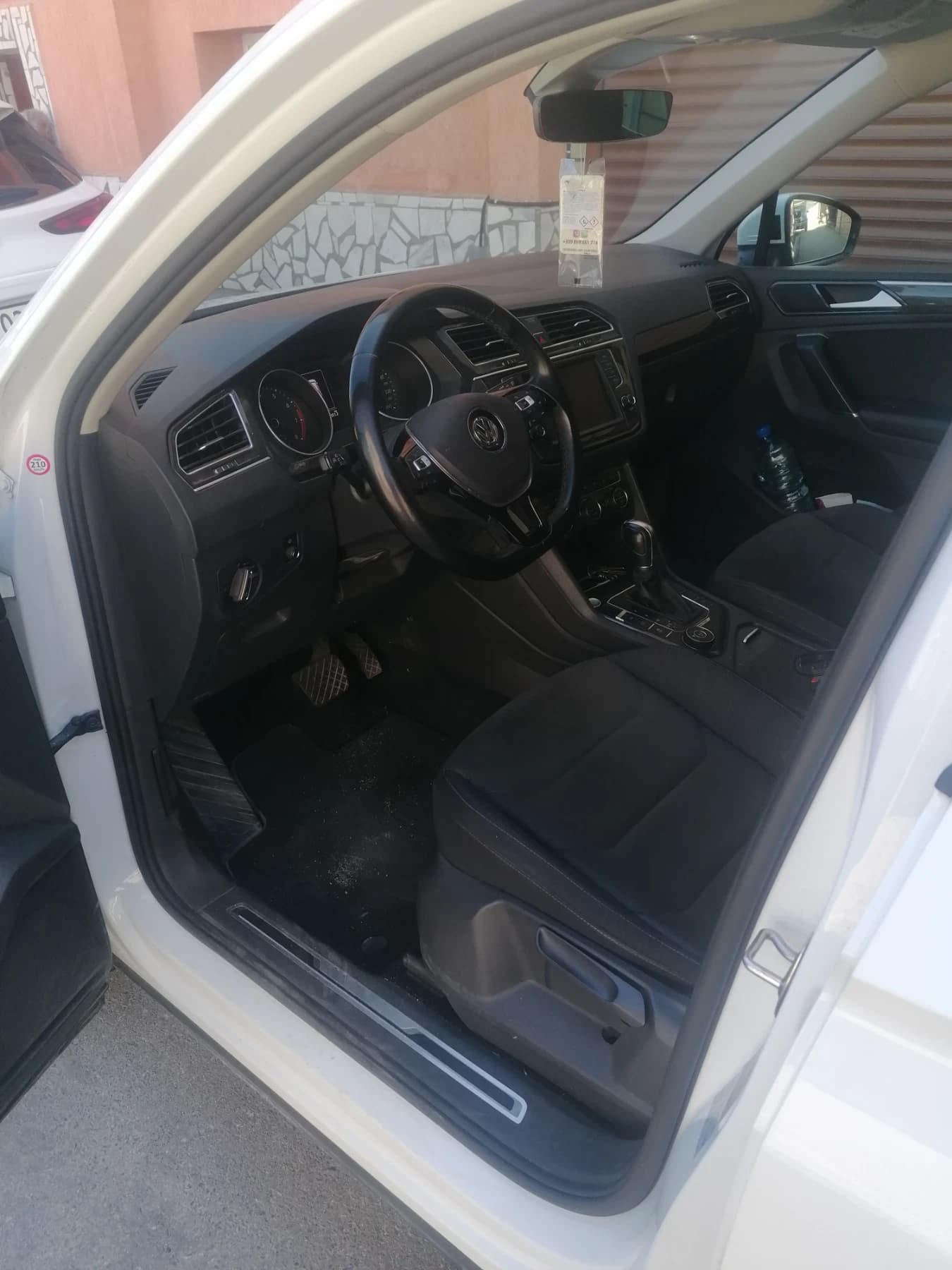 VW Tiguan Tiguan - Image 8