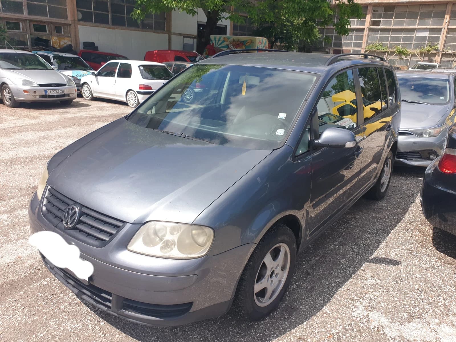 VW Touran Touran - Image 2