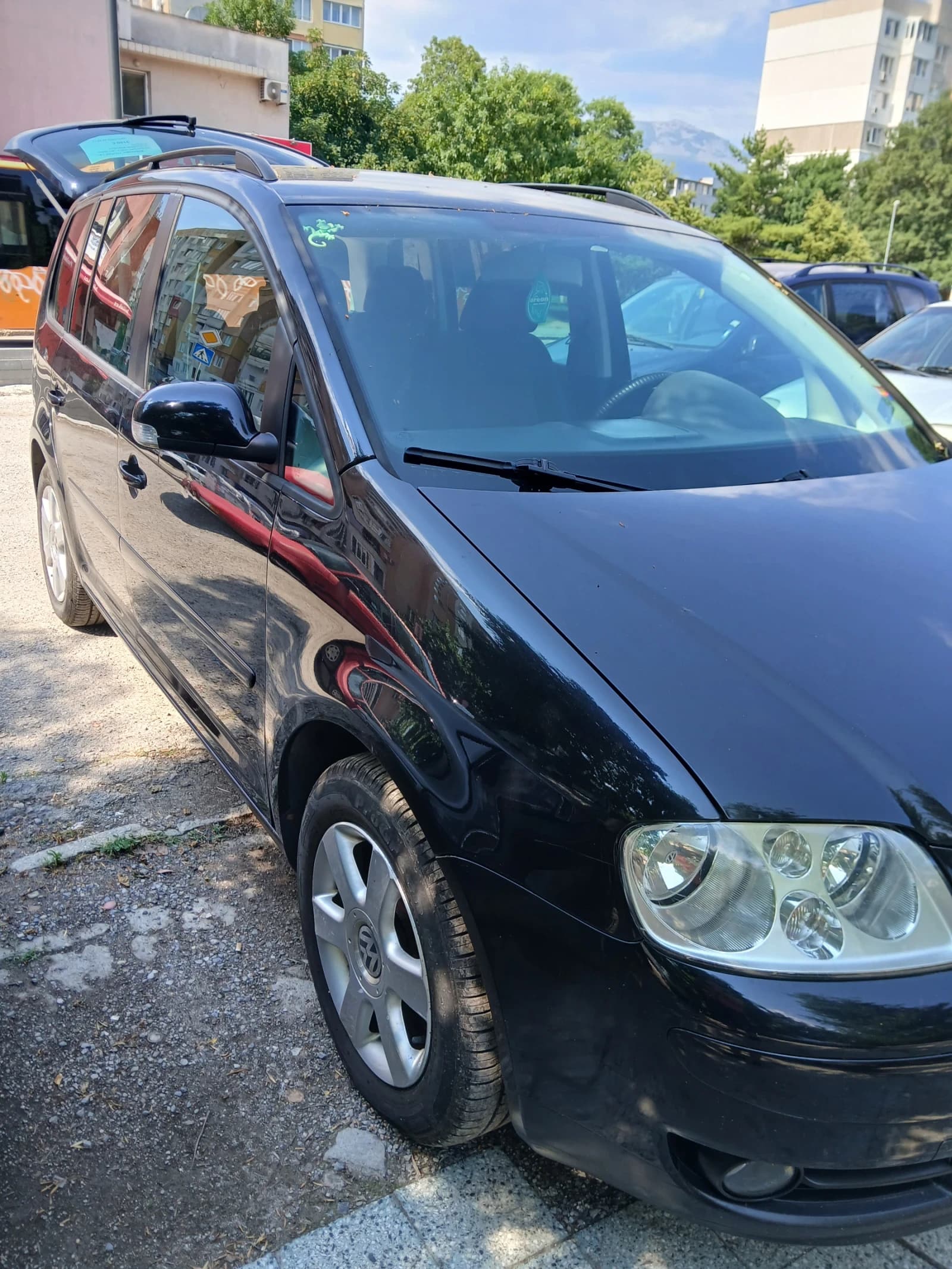 VW Touran Touran - Image 2