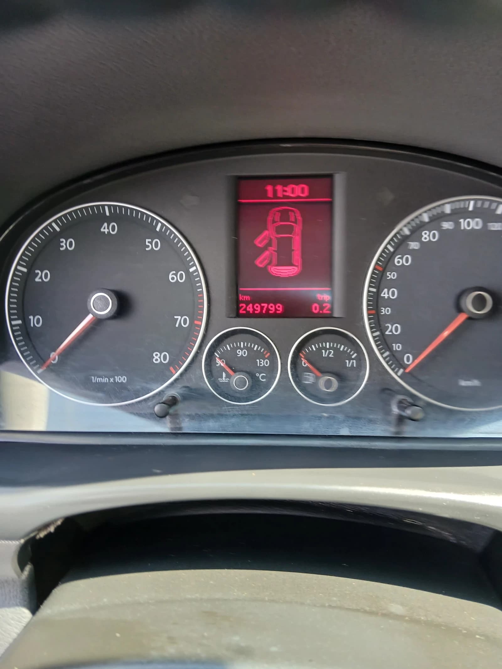 VW Touran Touran - Image 9